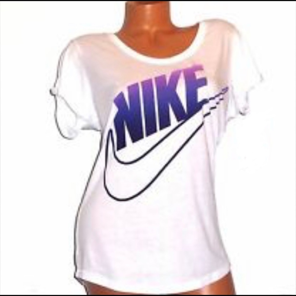 Nike Women’s T-Shirt